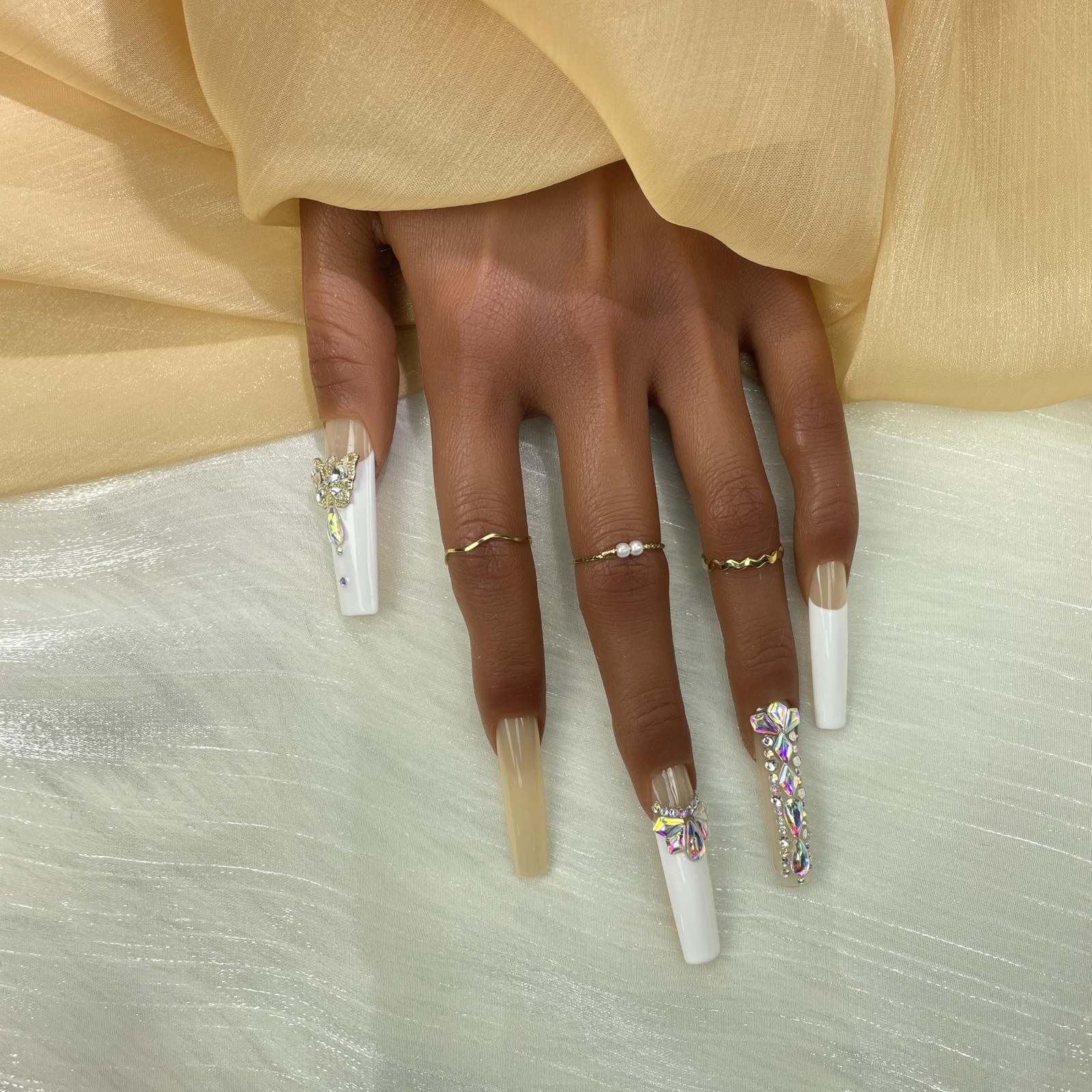GGDDSHA Nails Press On Nails Medium Fake Nails FalseNails With 3D Flower Designs