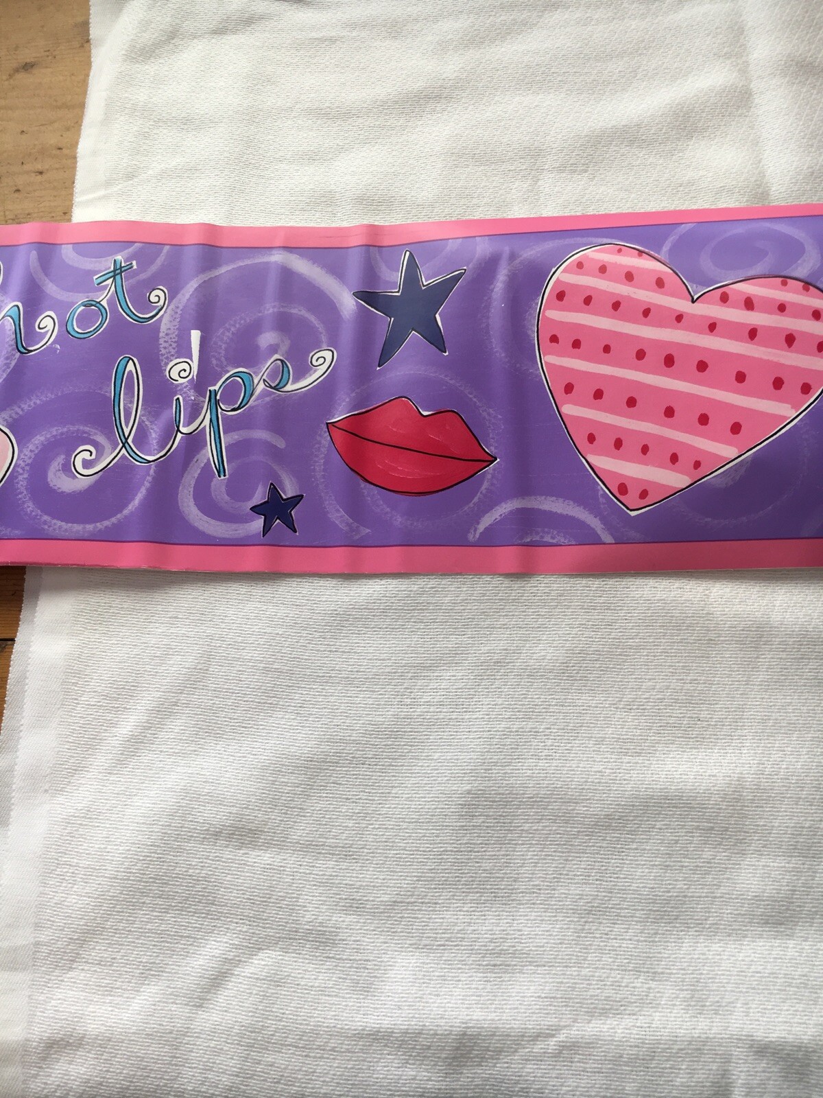 HOT LIPS PURPLE PINK HEARTS STARS LIPS WALLPAPER BORDER. QUIRKY NEW!