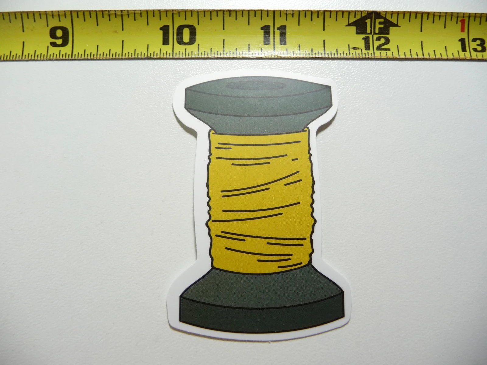 SPOOL OF THREAD SMALL STICKER DECAL SEWING SEW CLOTHING SEAMSTRESS