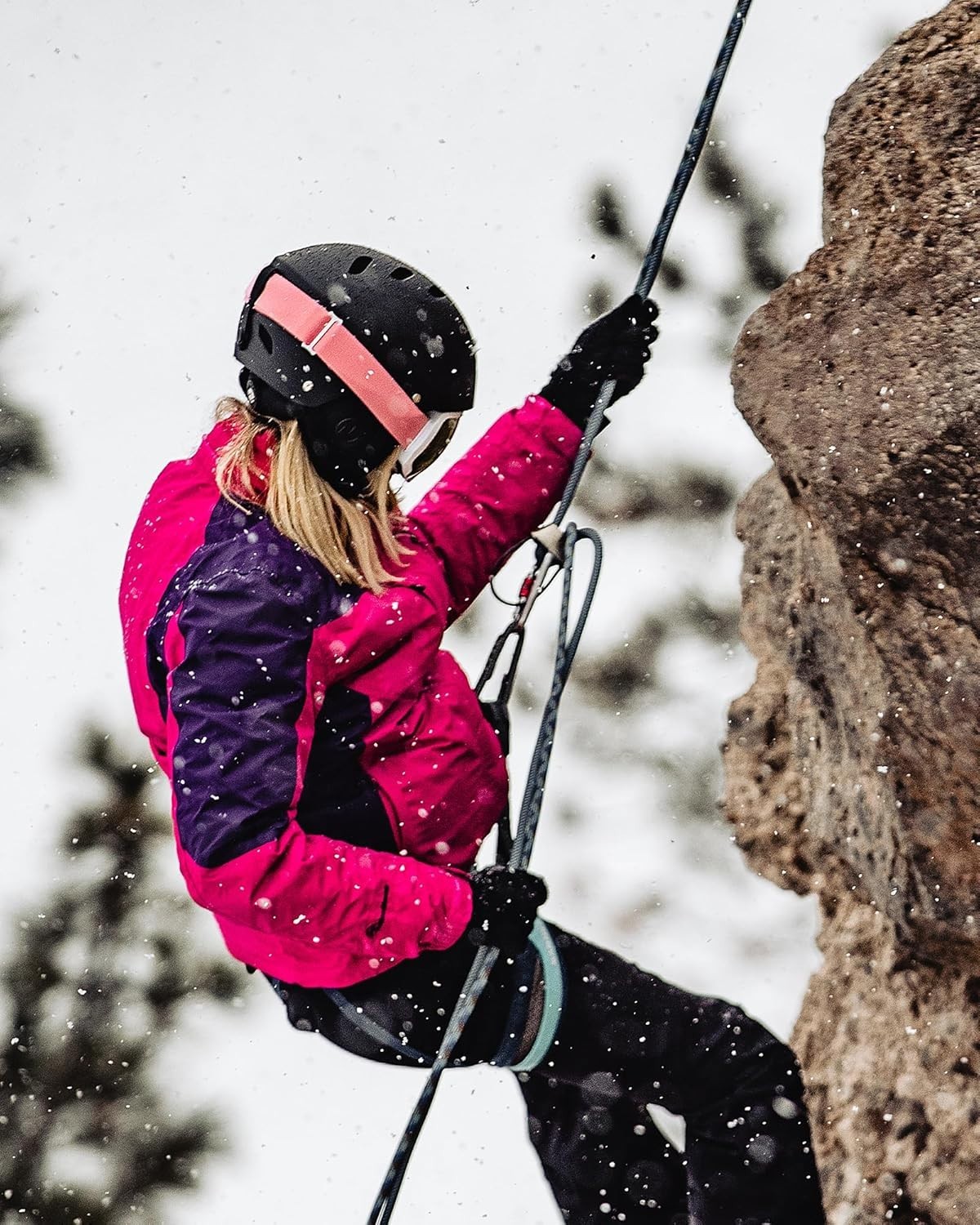 OutdoorMaster Kelvin Ski Helmet – Snowboard Helmet for Men, Women & Youth