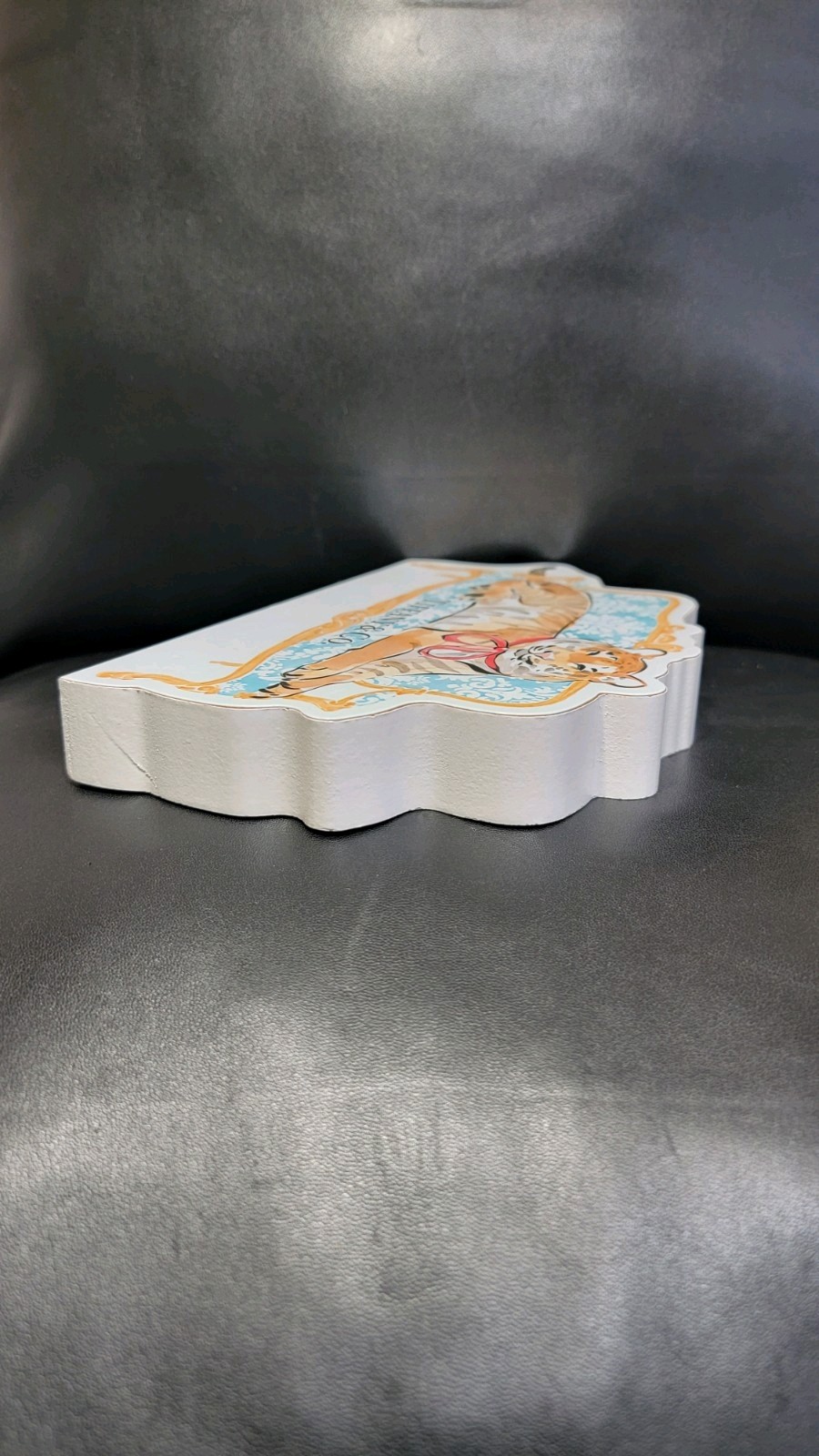 Tiffany & Co Wooden Sign Home Decor Meditating Tiger with Pink Bow 8" x 5" X 1"
