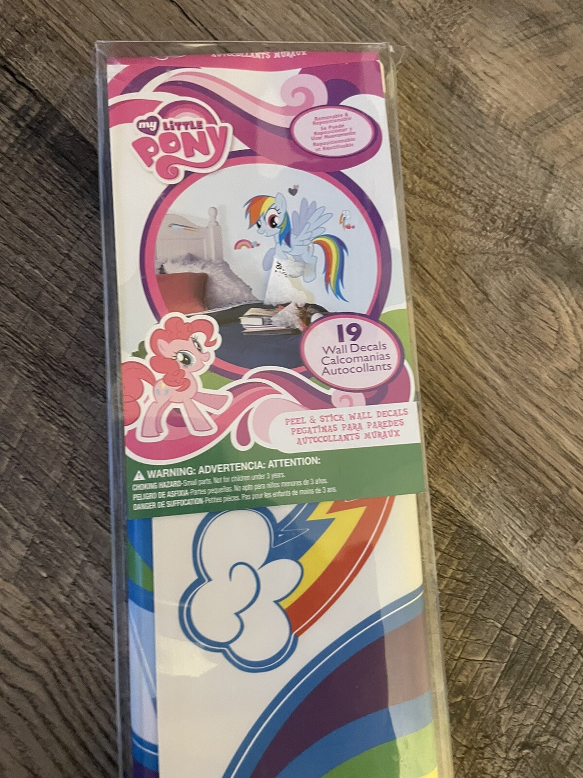 RoomMates My Little Pony Rainbow Dash Peel and Stick Giant Wall Decals