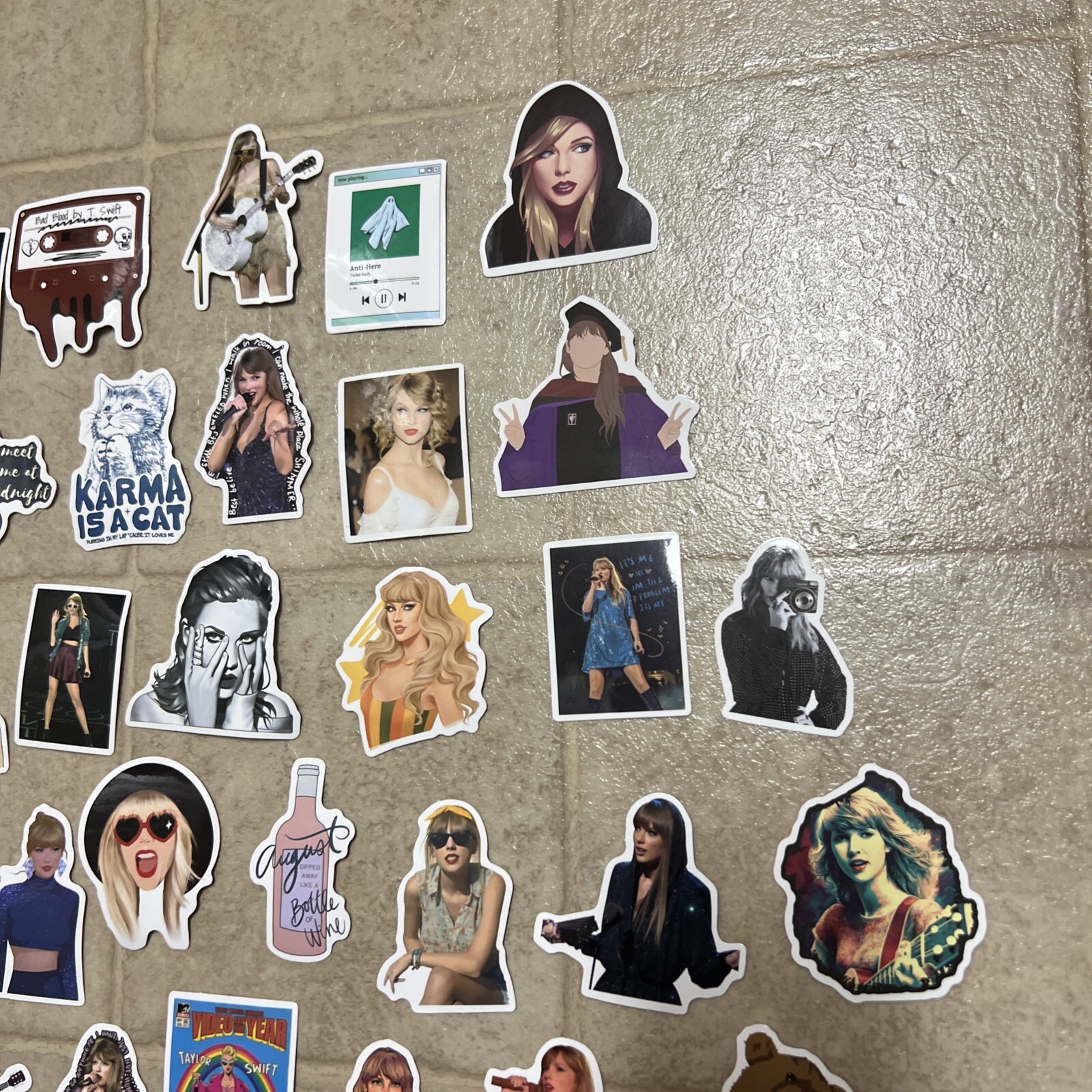 100 Piece Taylor Swift Stickers Laptop Luggage Decals Dope Wall Sticker Lot D