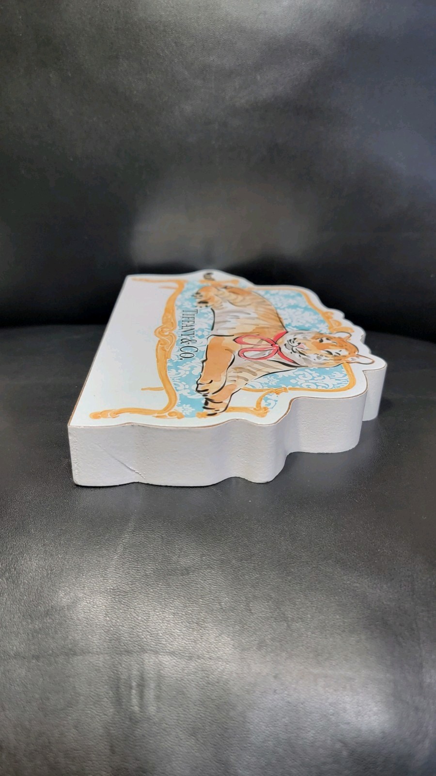 Tiffany & Co Wooden Sign Home Decor Meditating Tiger with Pink Bow 8" x 5" X 1"