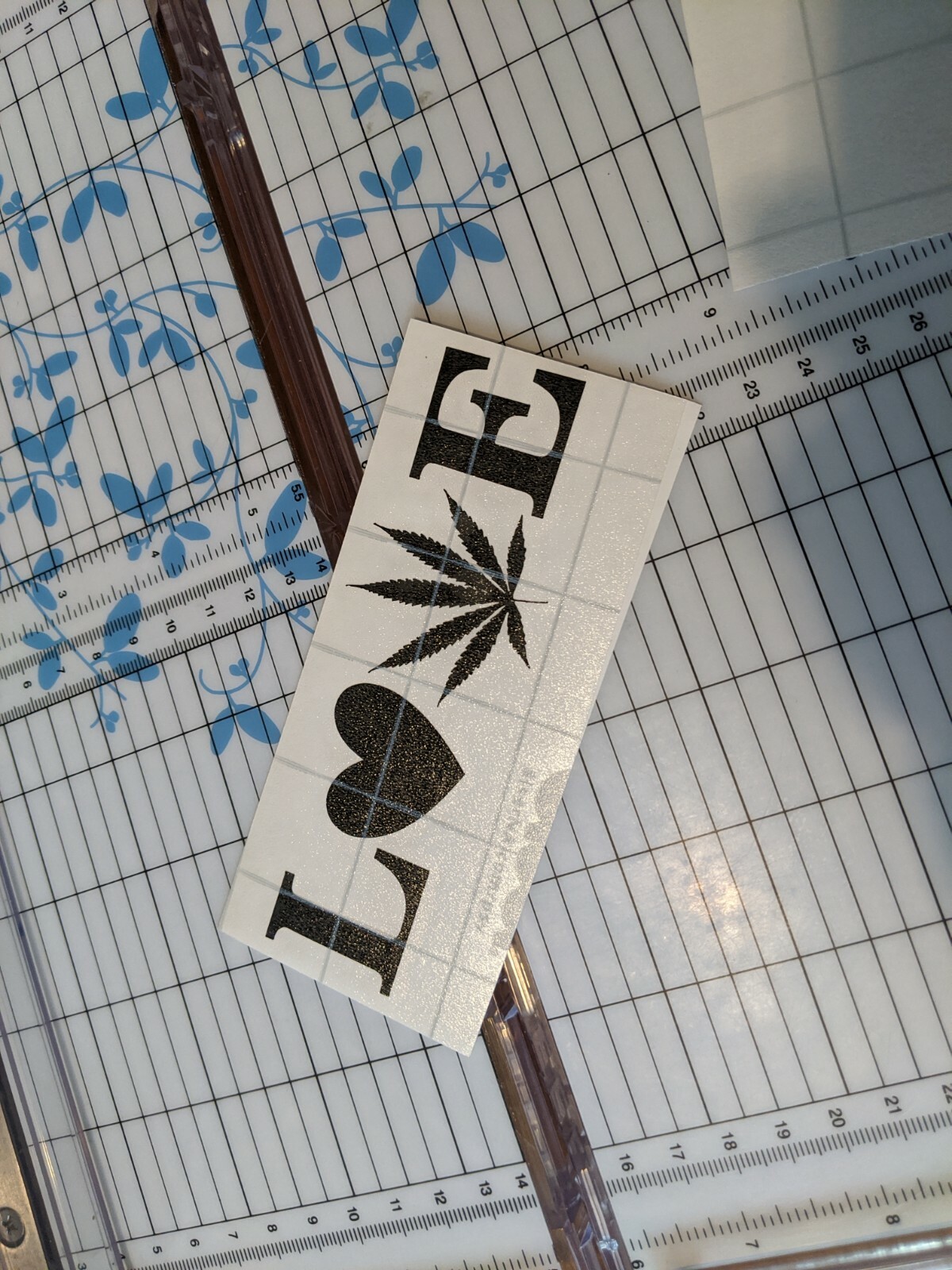 LOVE POT weed Marijuana Leaf Vinyl Decal Smoke Weed Bong Get High Blunt Bowl 3.0