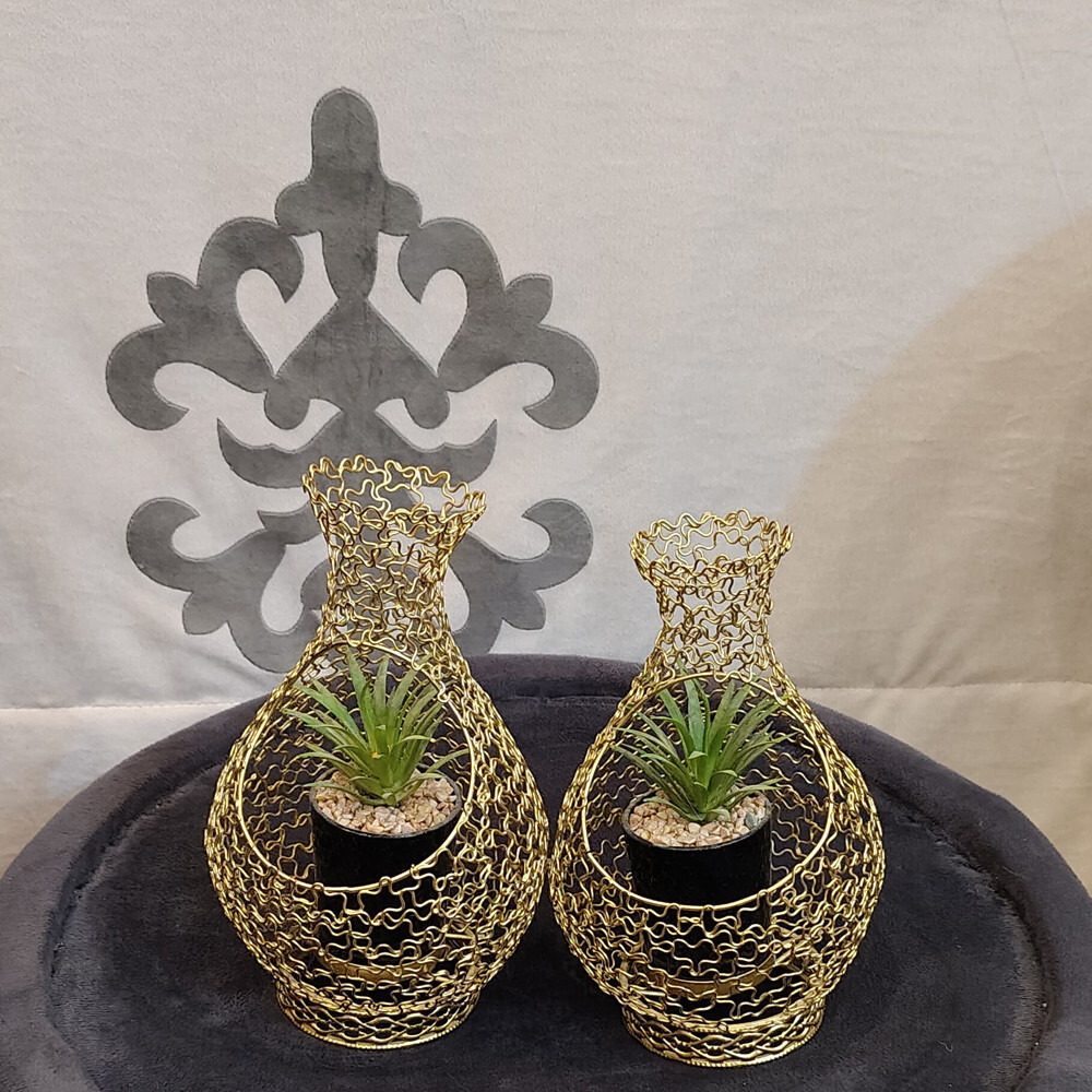 Handcrafted Gold Wire Vase with Artificial Plant – Elegant Home Décor Piece 2135