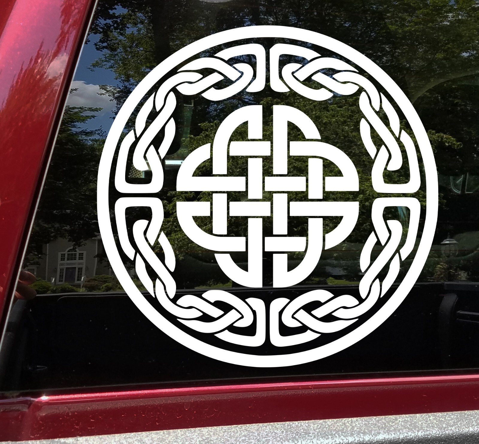 Celtic Knotwork Circle with Knot Vinyl Decal | Irish Gaelic | Die Cut Sticker