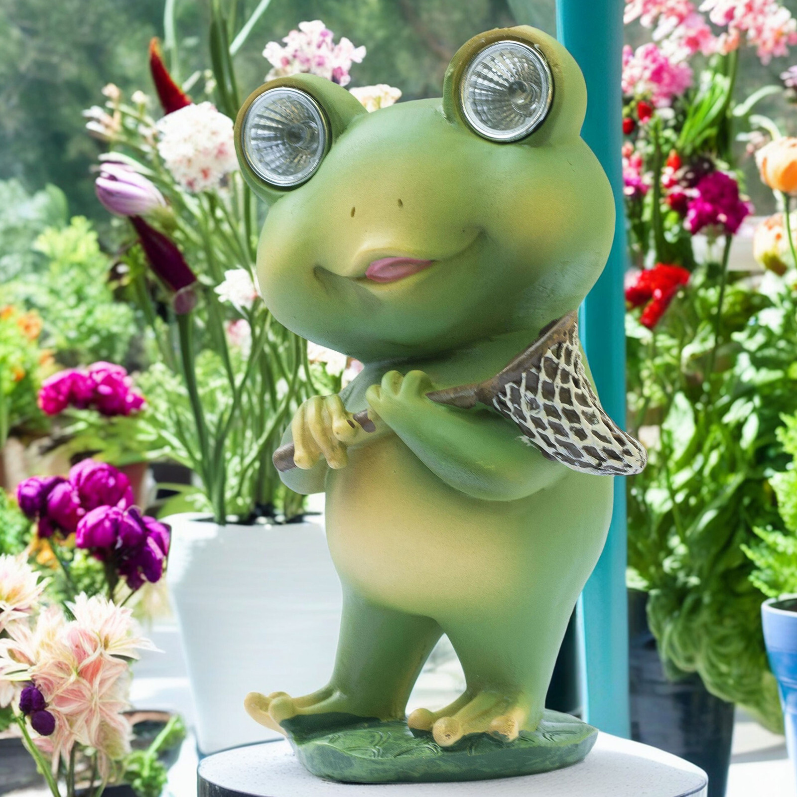 KRAFTSKALA Playful Solar-Powered Resin Adorable Frog Statue–Garden-Indoor Decor