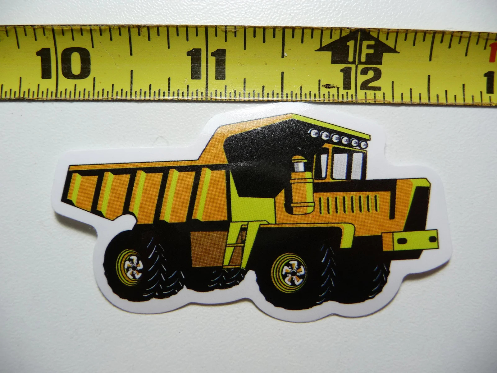 PRETTY DUMP TRUCK SMALL STICKER DECAL CONSTRUCTION DEVELOPMENT MACHINERY DRIVER