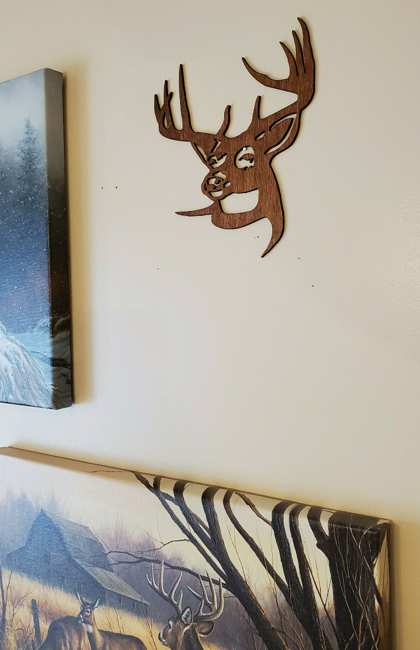 Beautiful Custom made Whitetail Buck accent for your picture arrangements.