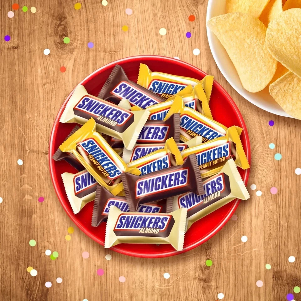 Fun Size Football Chocolate Bars Variety Pack, Party Size – 24.02 Oz Candy Bag