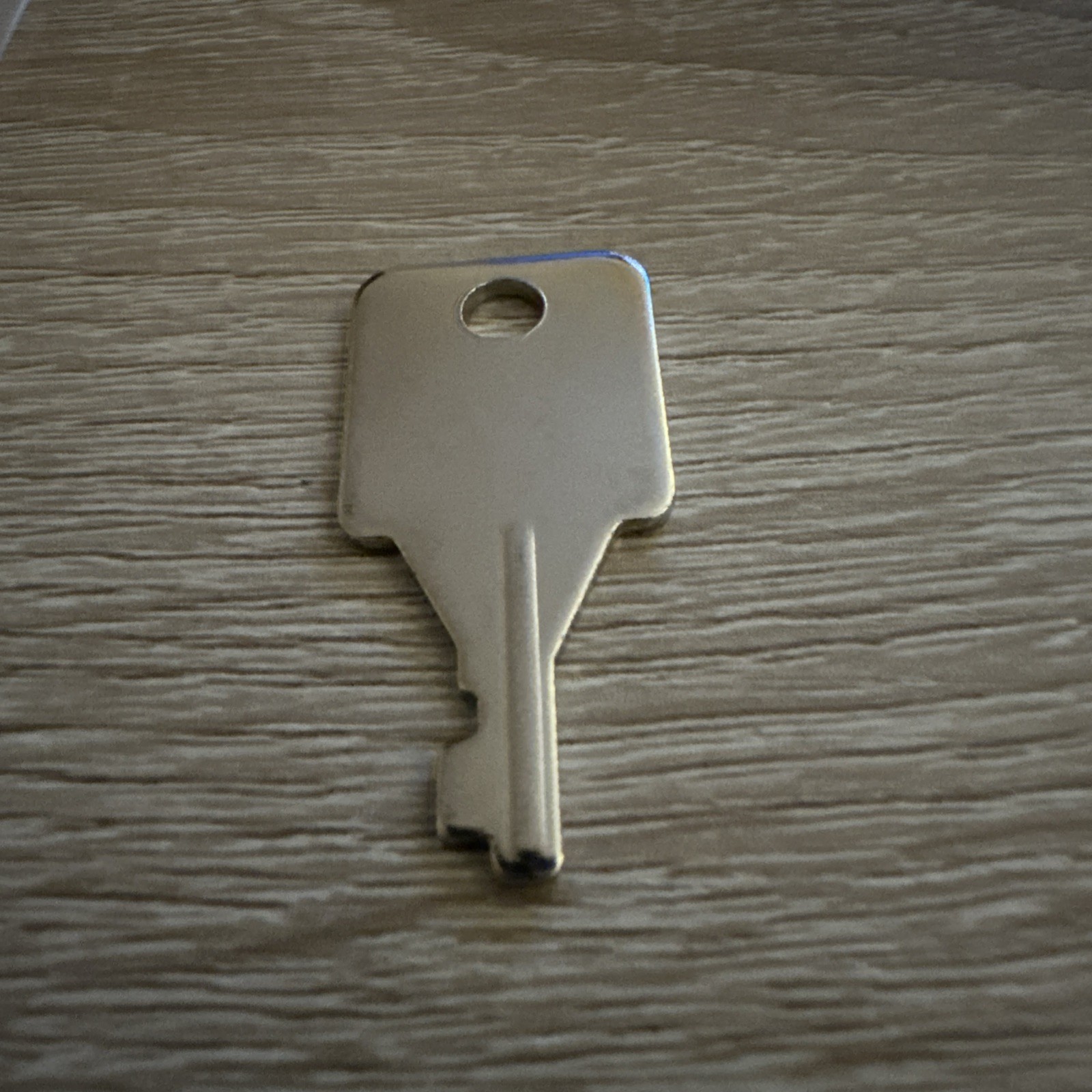 Spare Case Keys – CHOOSE – Instrument Etc Square / Round