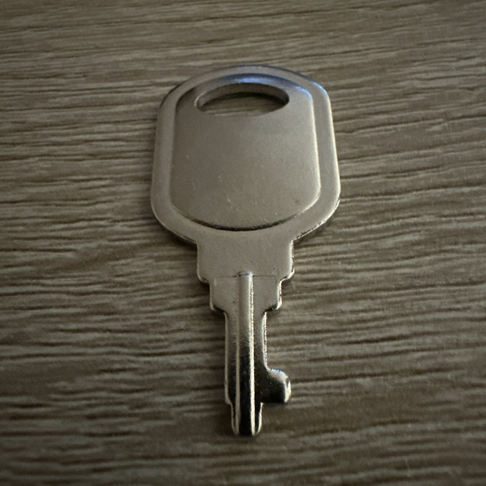 Spare Case Keys – CHOOSE – Instrument Etc Square / Round