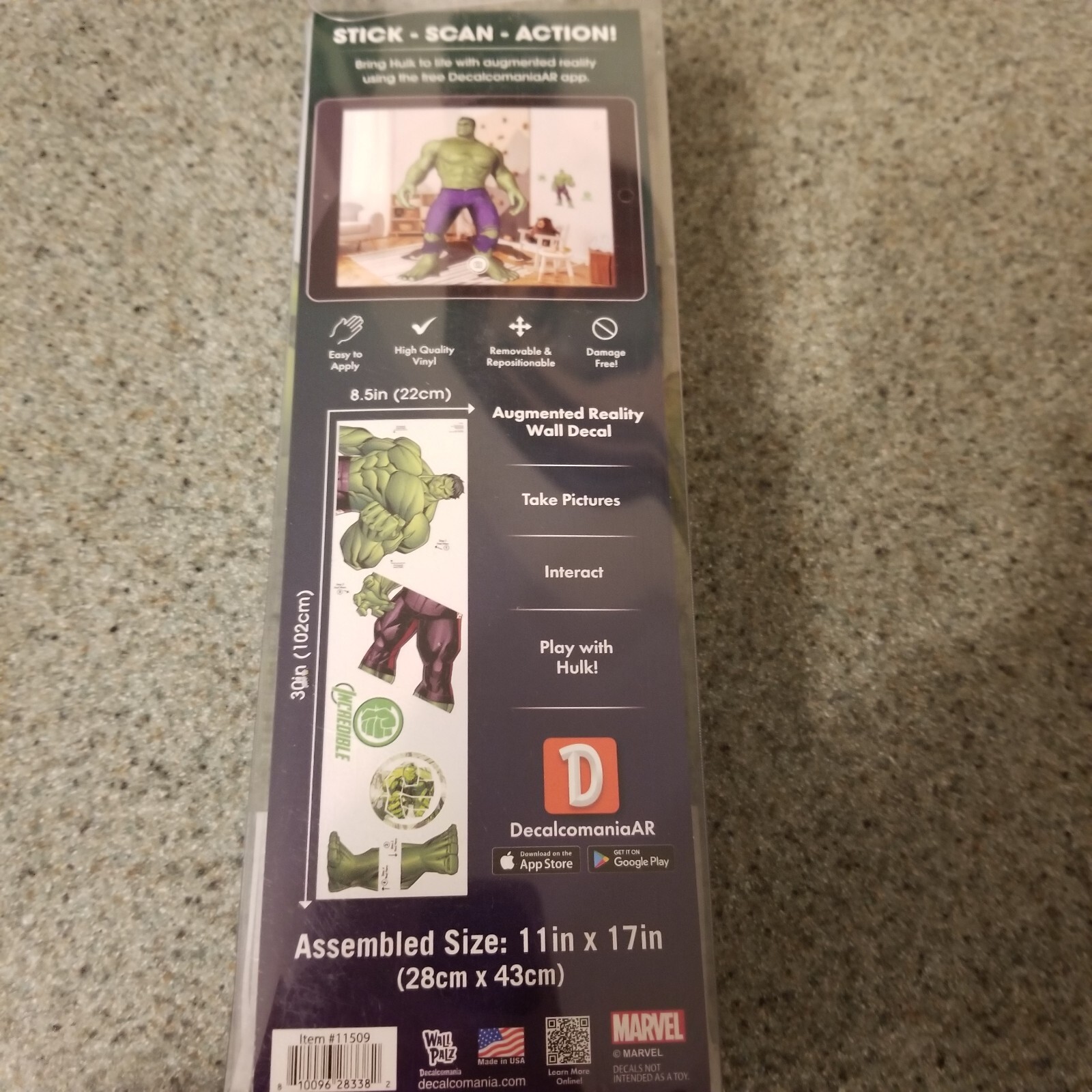 NEW – Incredible Hulk Wall Decal – 11" x 17"