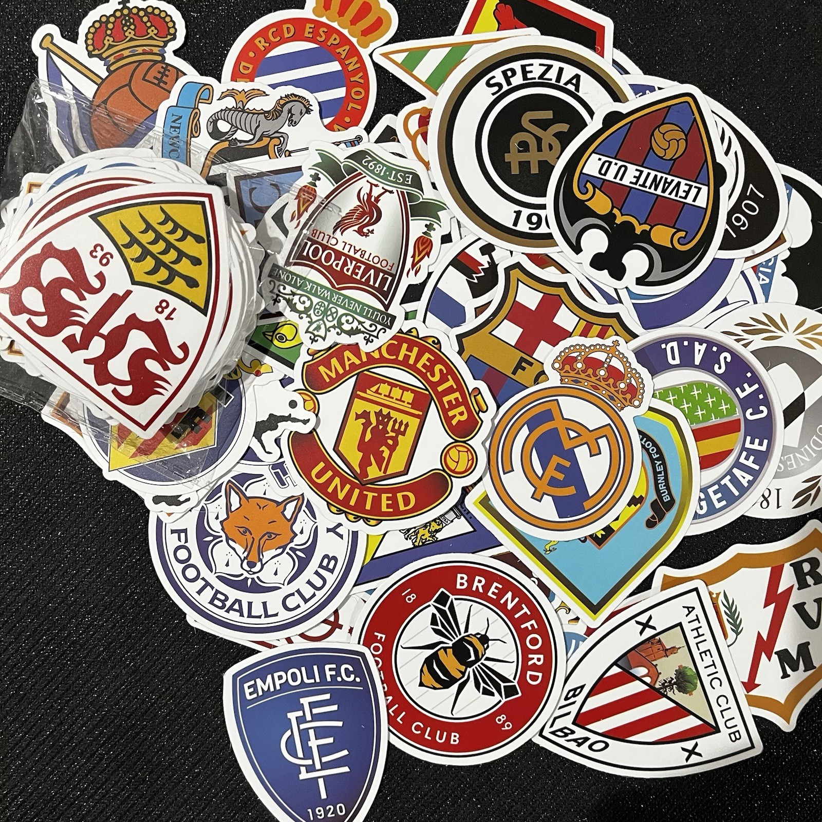 100pcs Waterproof Vinyl Stickers International Soccer Teams Football Club Logo