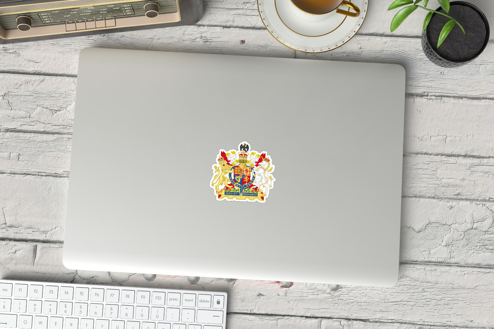 New – The coat of arms of the United Kingdom Vinyl Sticker Decal