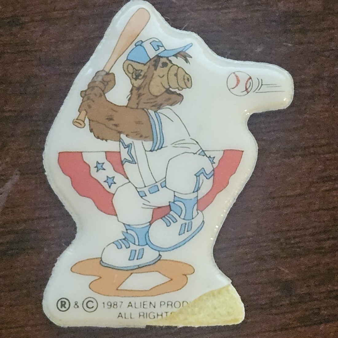 ALF TV SHOW 1987 PUFFY STICKER Alien Productions BASEBALL playing ALF RARE