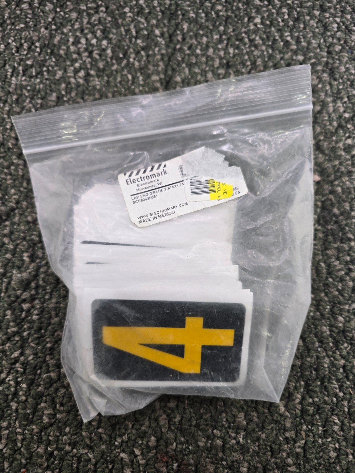 (QTY 100) Electromark SCE80430051 Yellow on Black Engineering Gr Reflective No.4