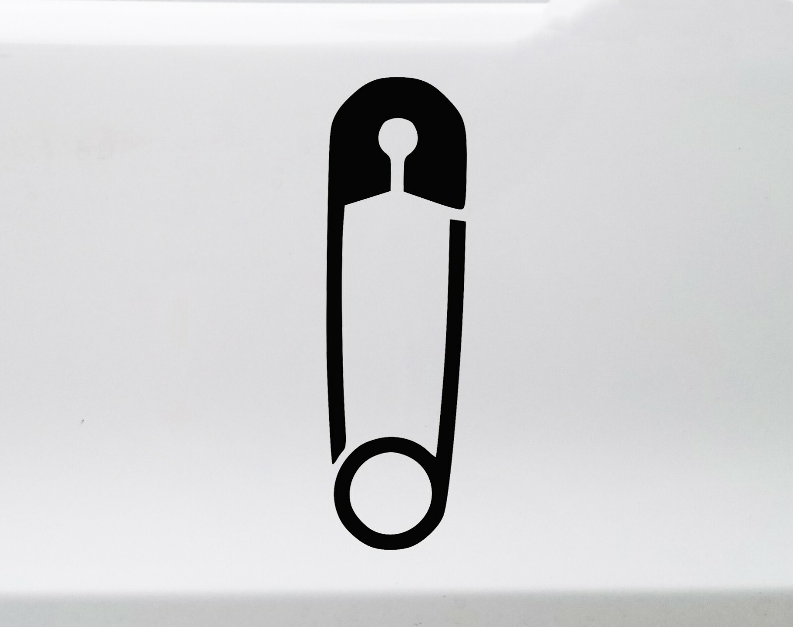 Safety Pin Vinyl Decal – Laundry Room Diapers Solidarity – Die Cut Sticker