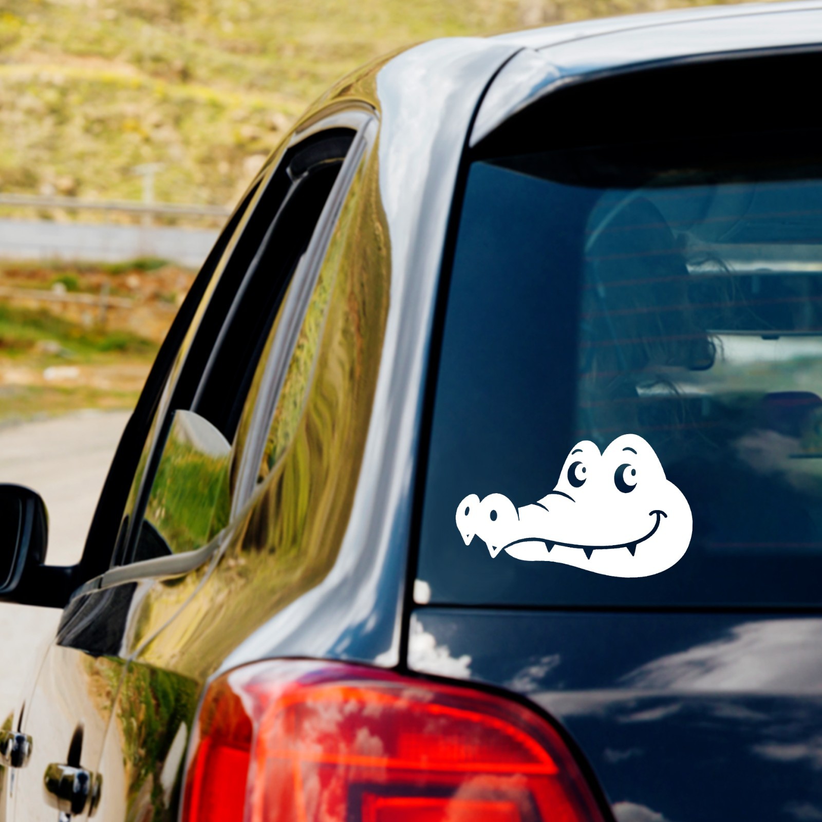 Cute Alligator Face Head Vinyl Decal Sticker Car Truck Window Bumper Gator