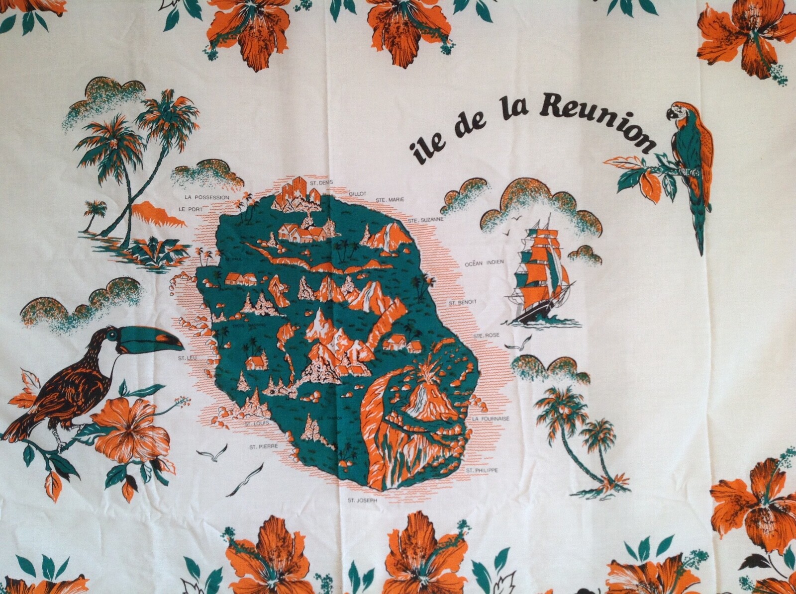 Reunion Island Wall Tapestry In Canvas ( CT01/19/8-21B )