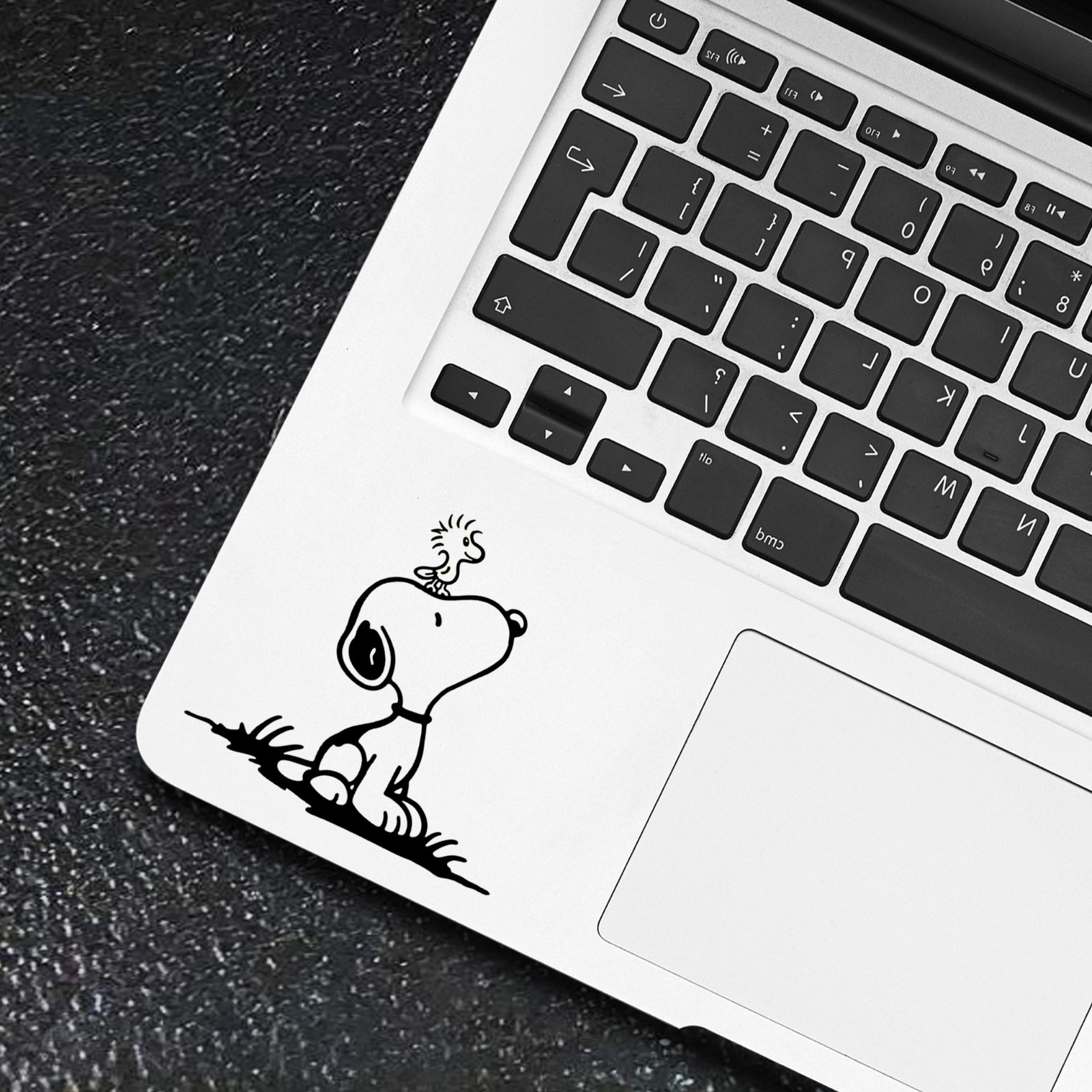 America’s Favorite Beagle & Feathered Friend Vinyl Decal – Classic Cartoon Dog