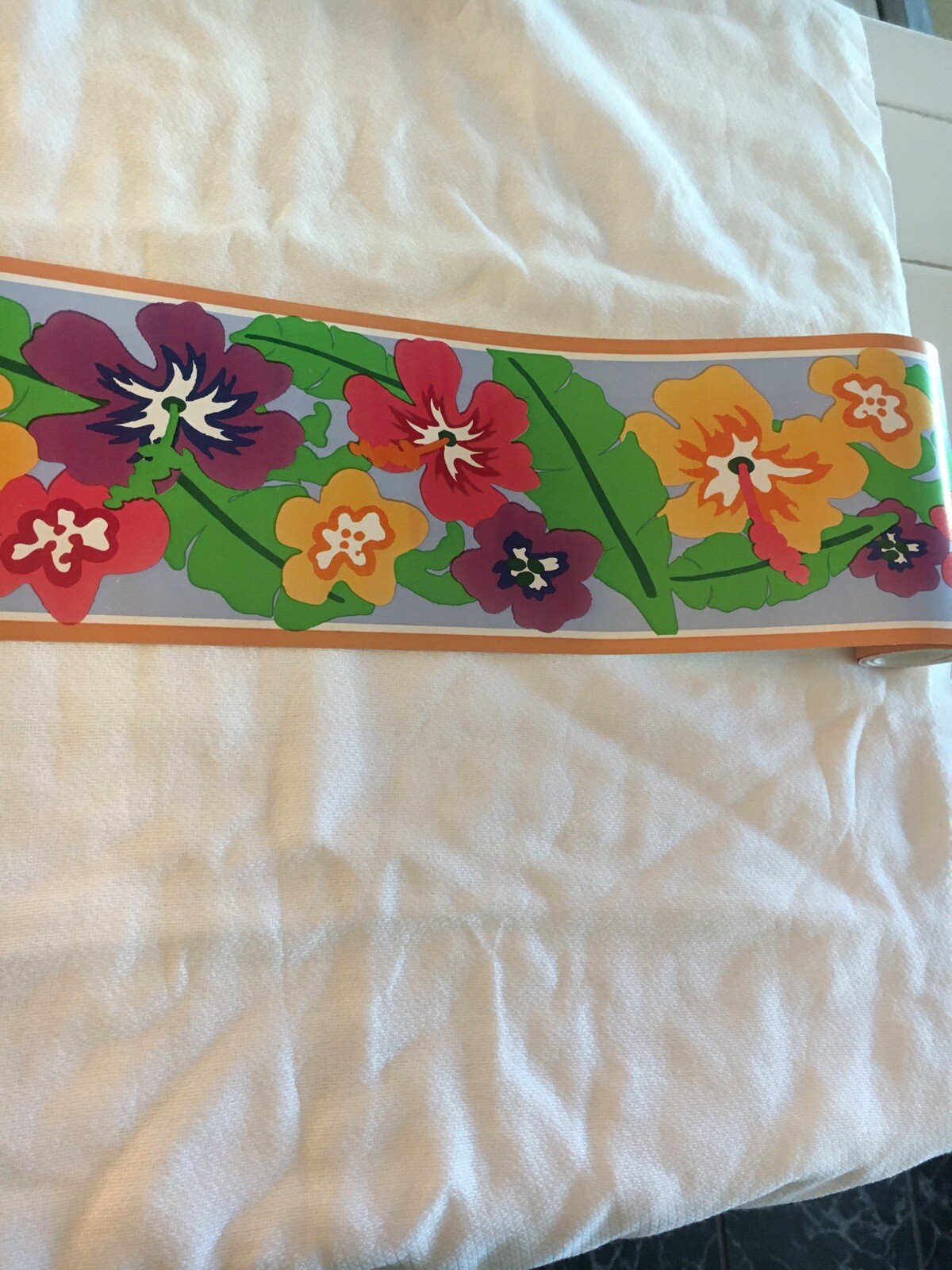 TROPICAL FLOWERS COLORFUL PRETTY UNUSUAL WALLPAPER BORDER. NEW!