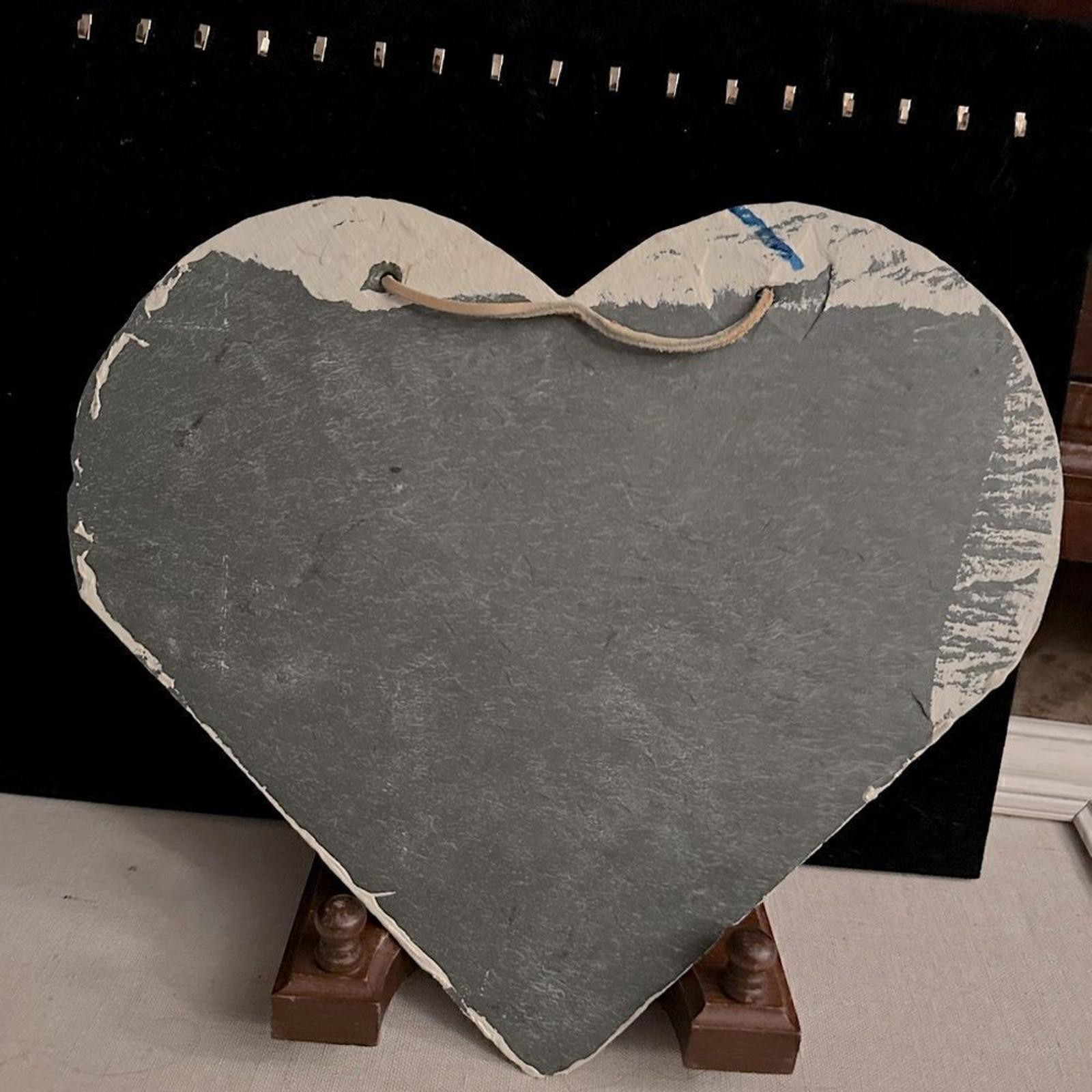 Vintage heart shaped handpainted slate welcome sign with leather tie
