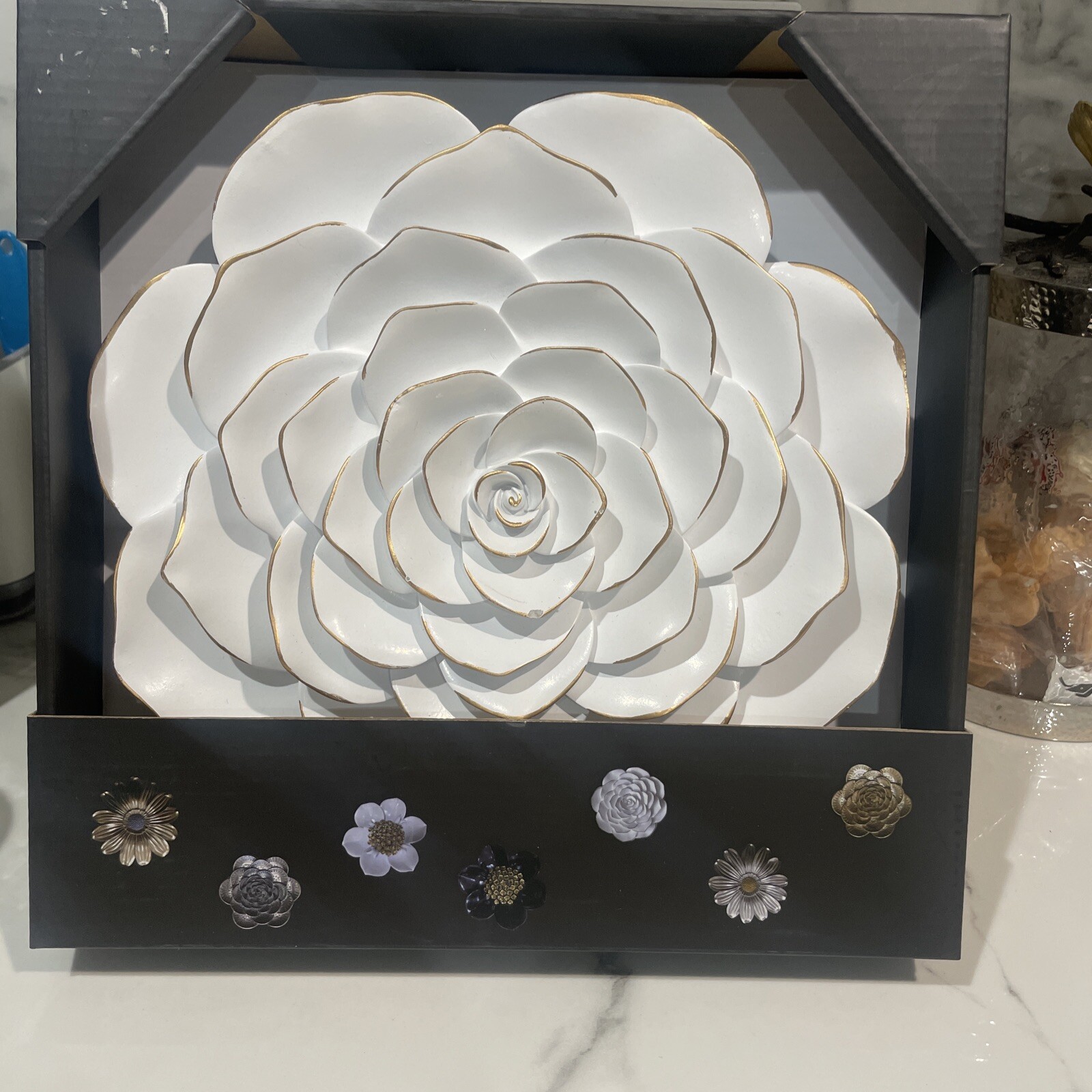 Wall 3rd Flower Decoration For any Room. Very Pretty. Brand New!