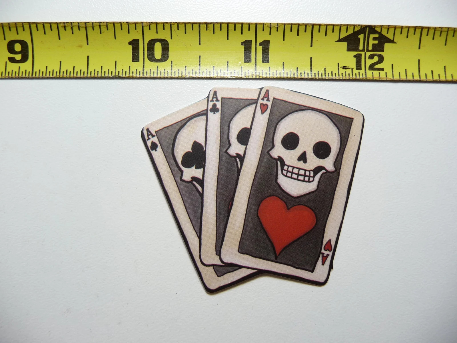 3 SKULL SKELETON HEAD 3 ACES HAND POKER SMALL STICKER DECAL COUNTRY WESTERN