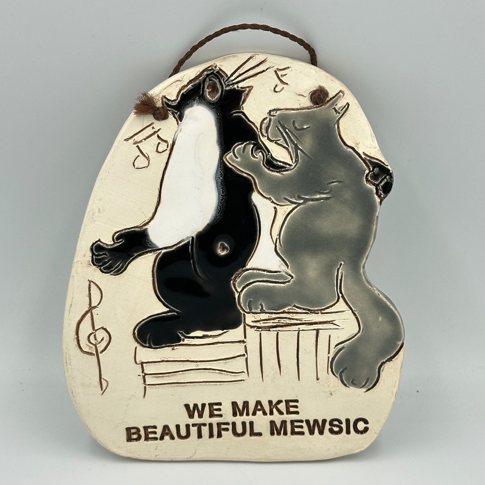 Vintage SMP 1993 Ceramic Cat Wall Plaque "We Make Beautiful Mewsic" cute Whimsy