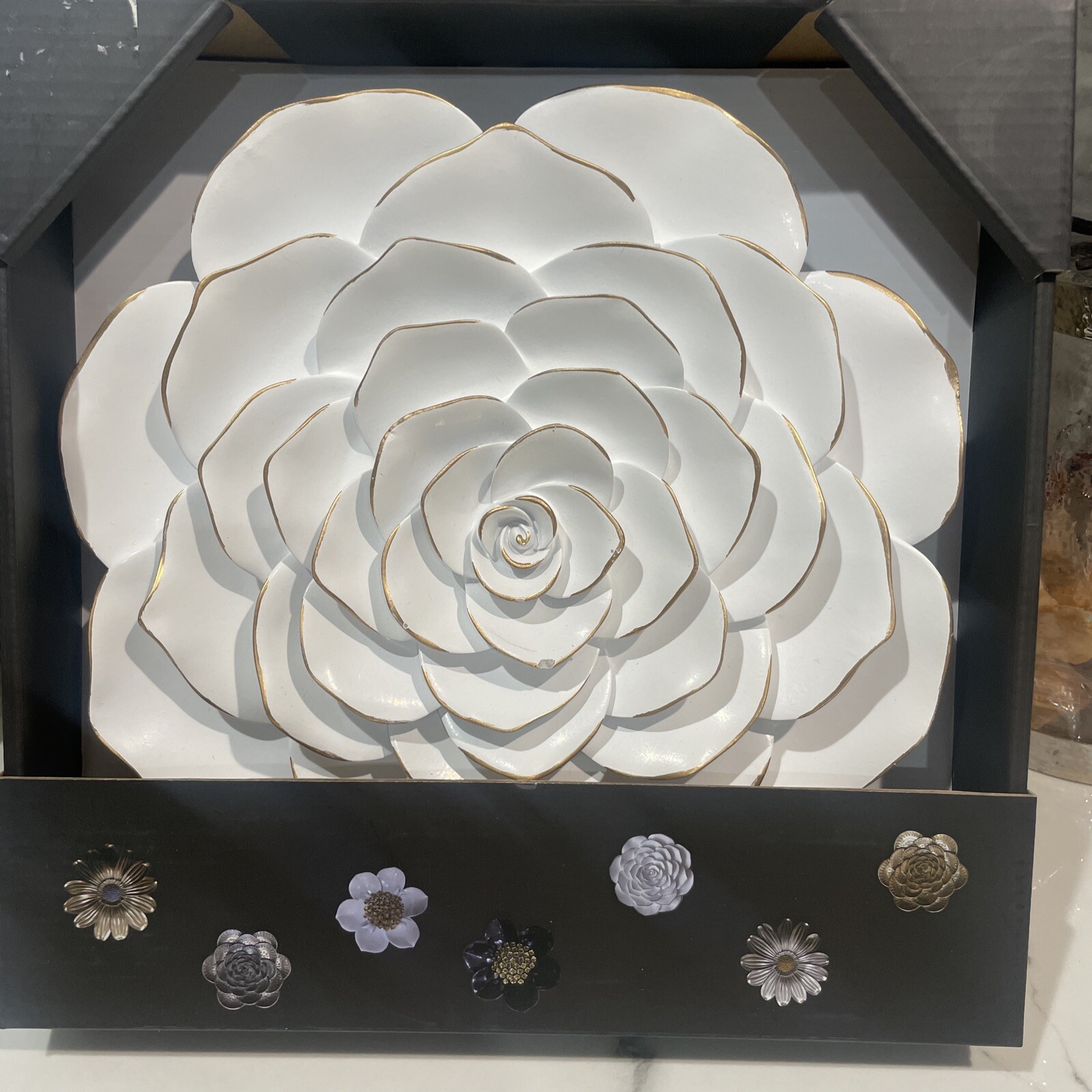 Wall 3rd Flower Decoration For any Room. Very Pretty. Brand New!