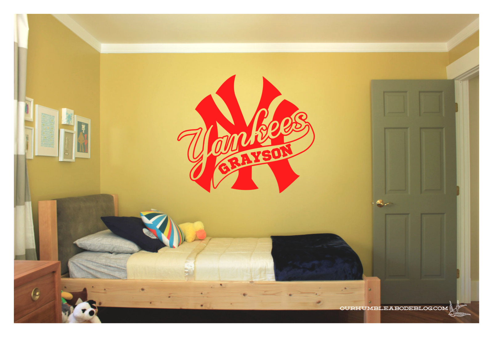 Yankees Custom Name Personalized Wall Decal 25×22" Choose Your Color