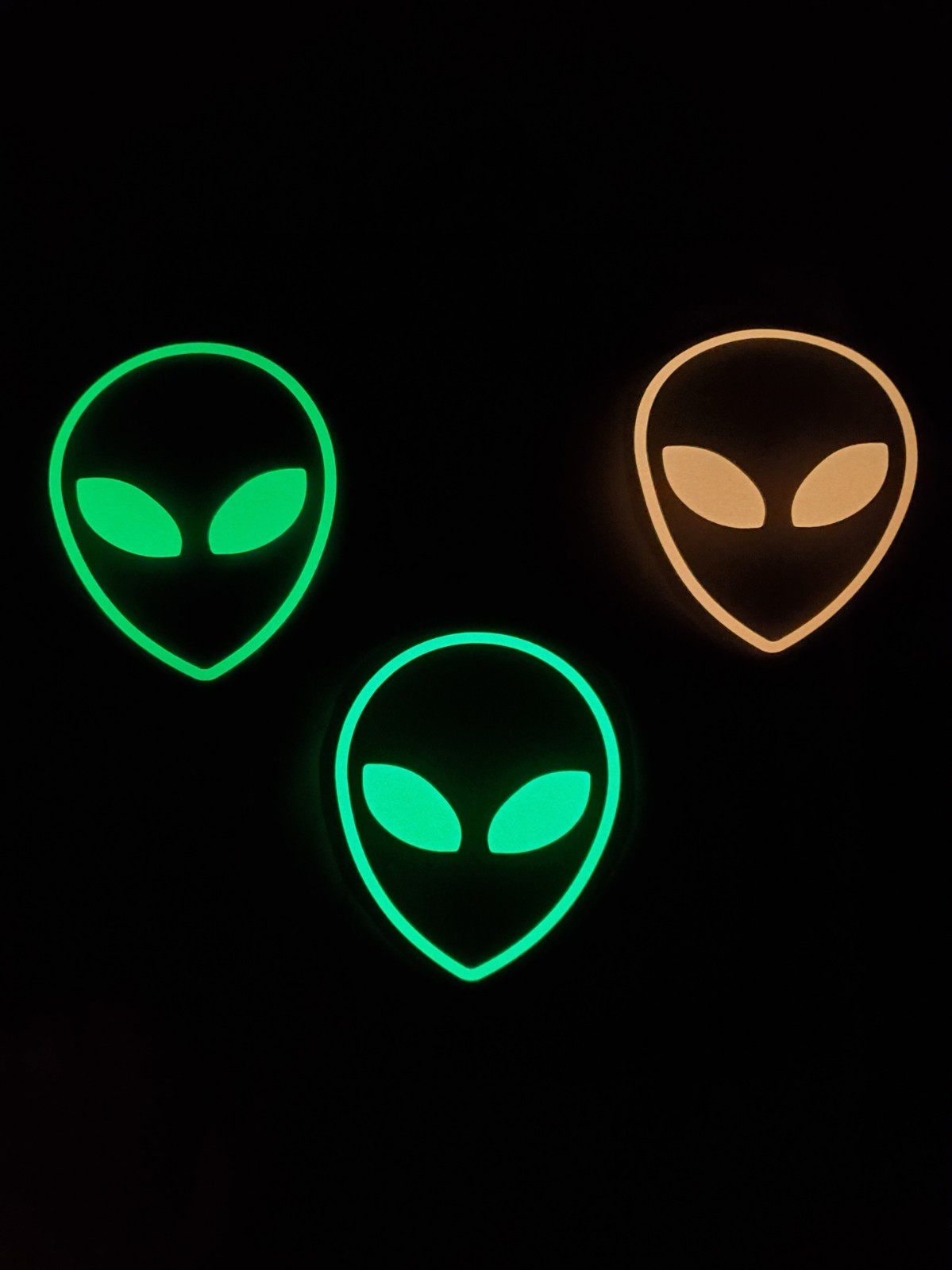 Glow In The Dark Vinyl Decals Alien Head Outline Medium Size Lit Studios New