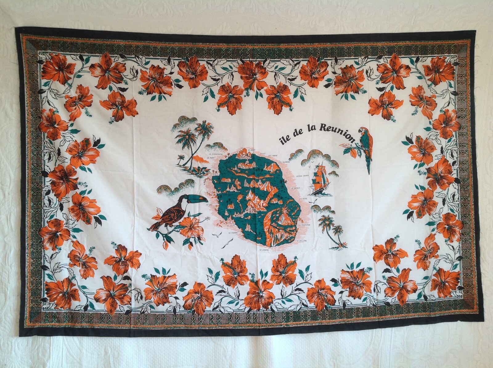 Reunion Island Wall Tapestry In Canvas ( CT01/19/8-21B )