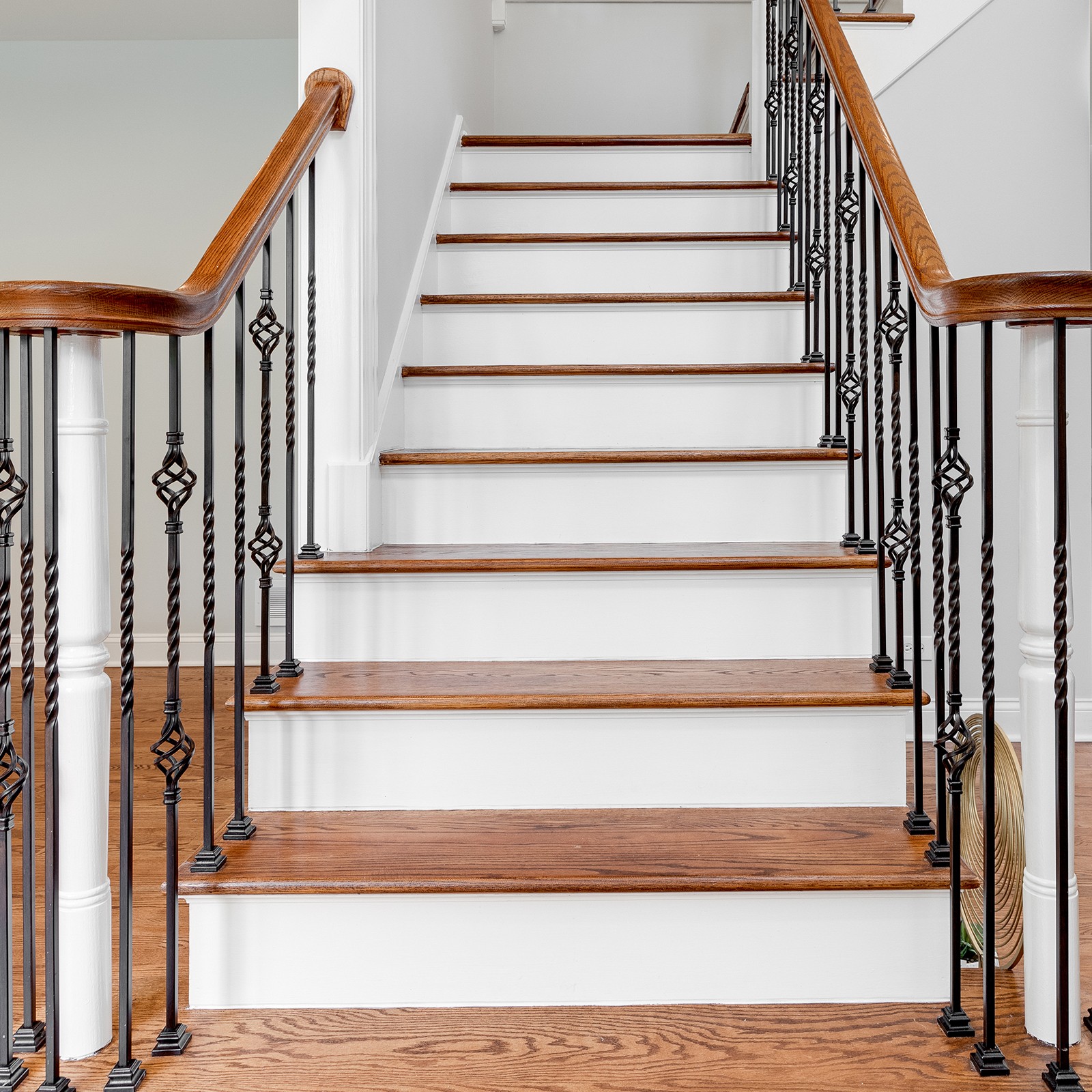 6pcs Self-Adhesive Stair Stickers Peel Stick Vinyl Staircase Decals White