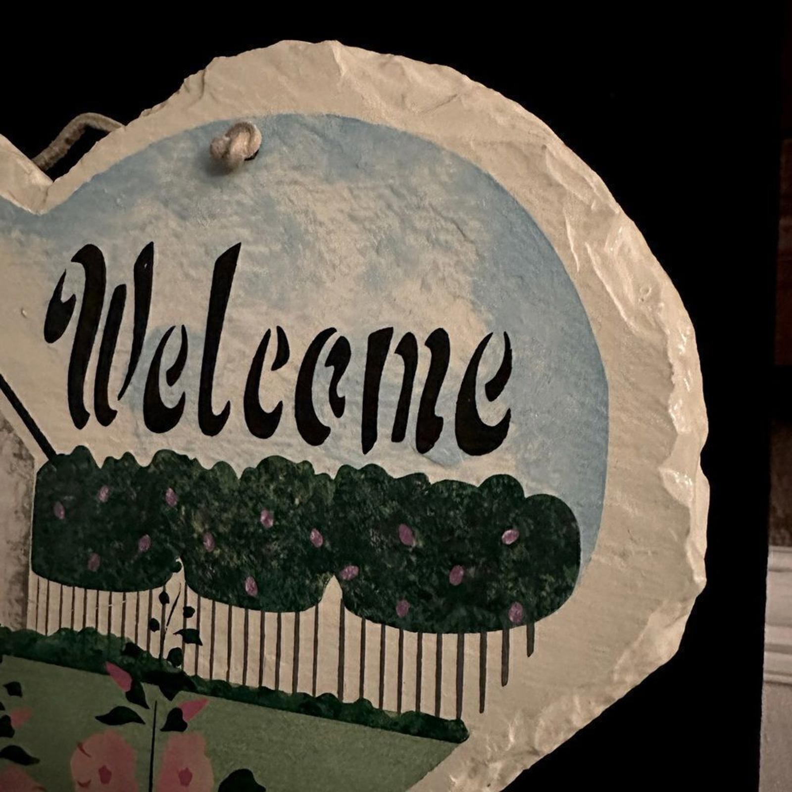 Vintage heart shaped handpainted slate welcome sign with leather tie