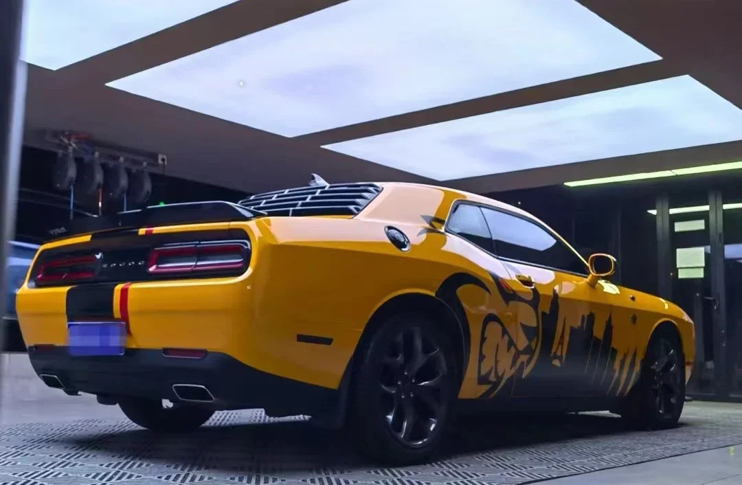Aftermarket Dodge Challenger SRT Custom Body Side Vinyl Decal Kit – Full Door &