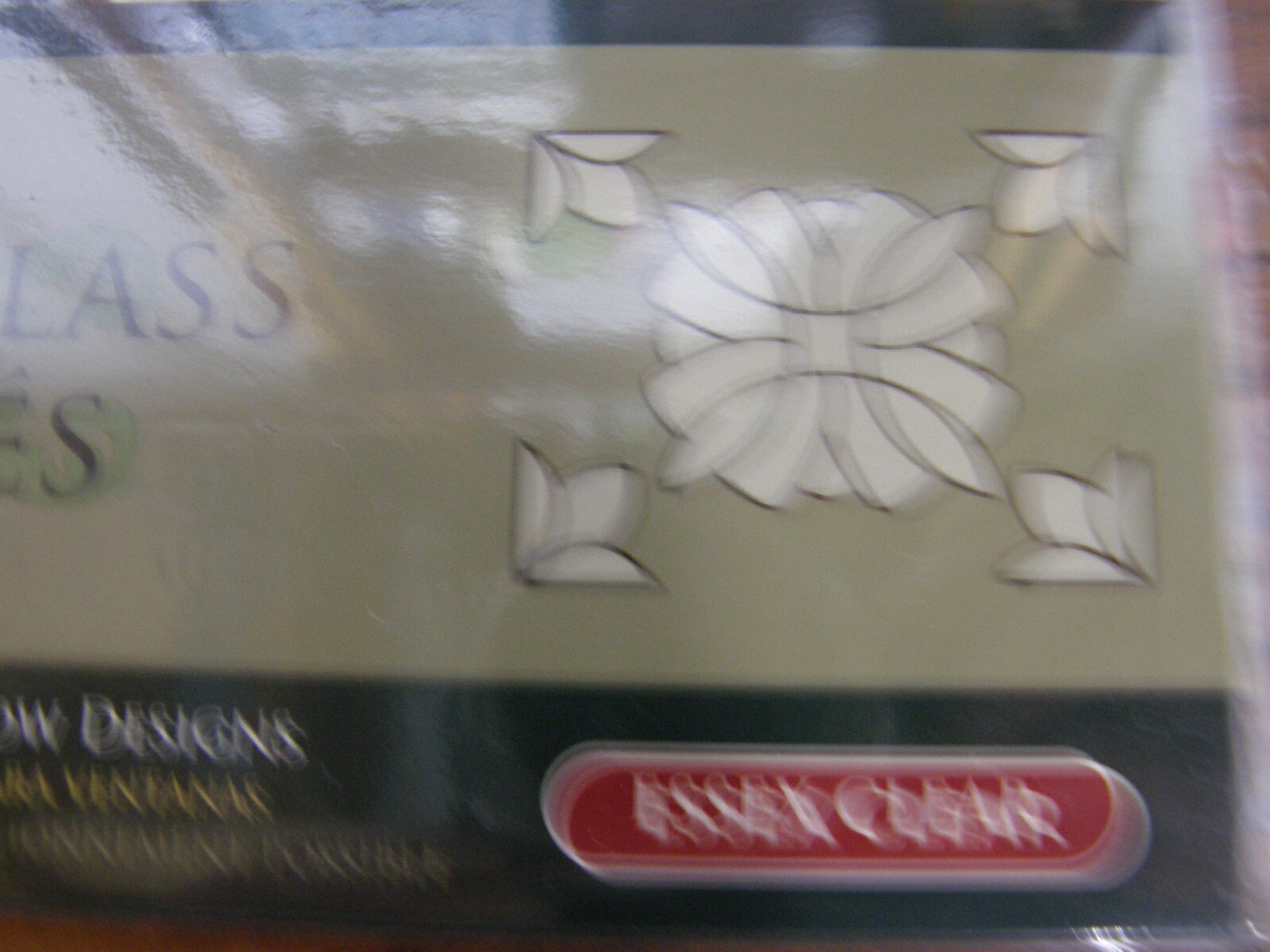 9260)Brewster Home Fashions Essex Clear/Black Stained-Glass Appliqué 10.5 x 7.7"