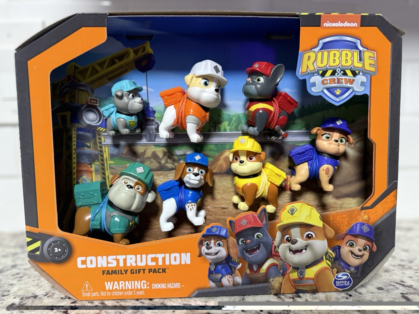 Rubble & Crew, Toy Figures Gift Pack, with 7 Collectible Action Fig… Fast Ship