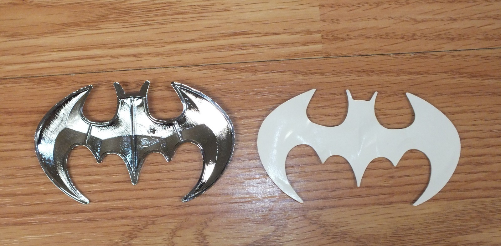 Unbranded Metal Batman Logo Emblem Sticker w/ Momo Adhesive Double Sided Tape