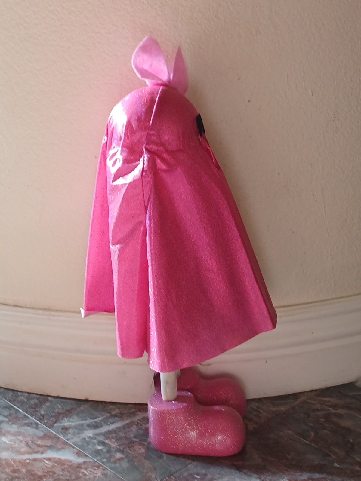 Mini Hot pink Ghost figurine for decoration