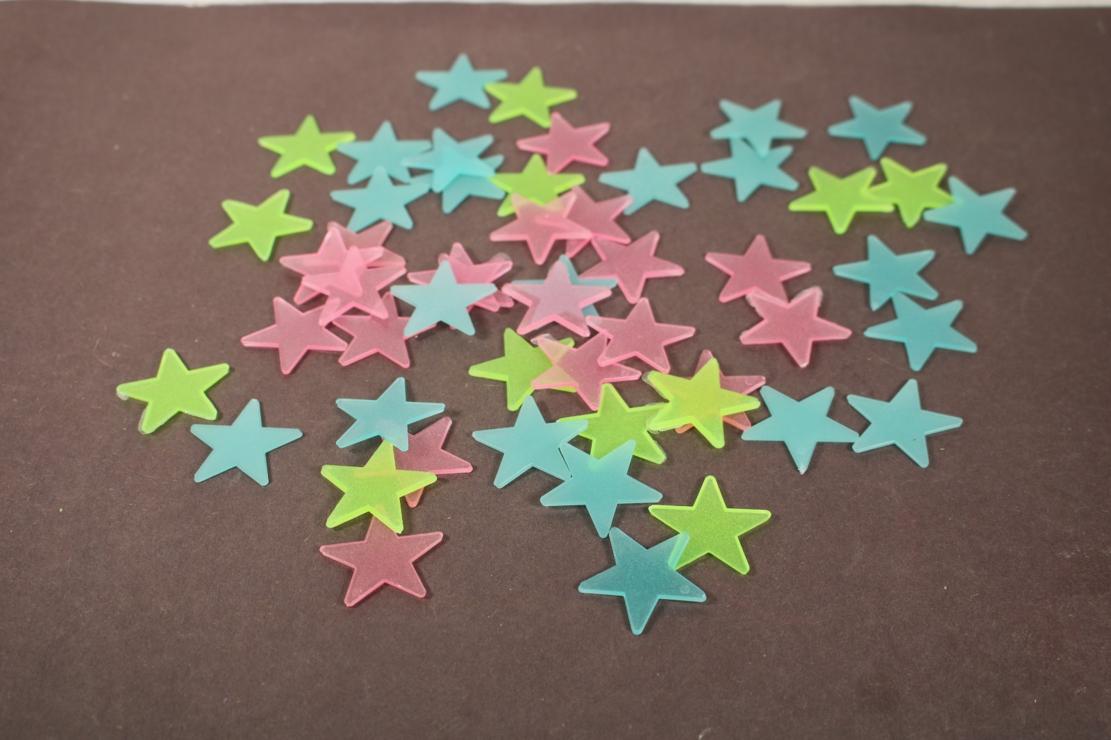 AM AMAONM 50 Pcs Colorful Glow in The Dark Luminous Stars LQQK
