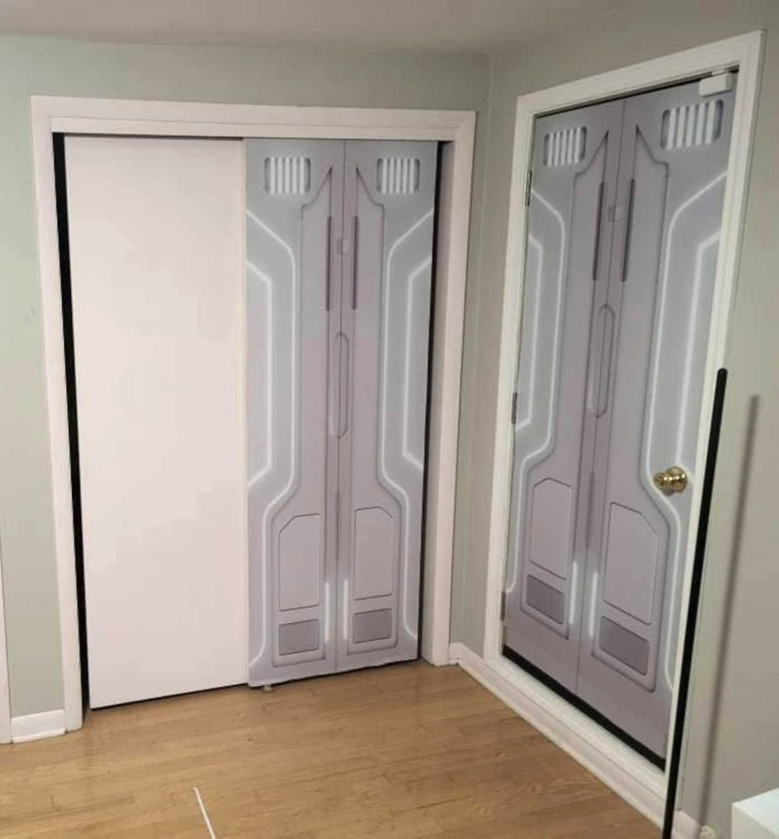 Door Mural – Starship Hatch | Seamless 1-Piece Laminated Wrap | Rental Friendly