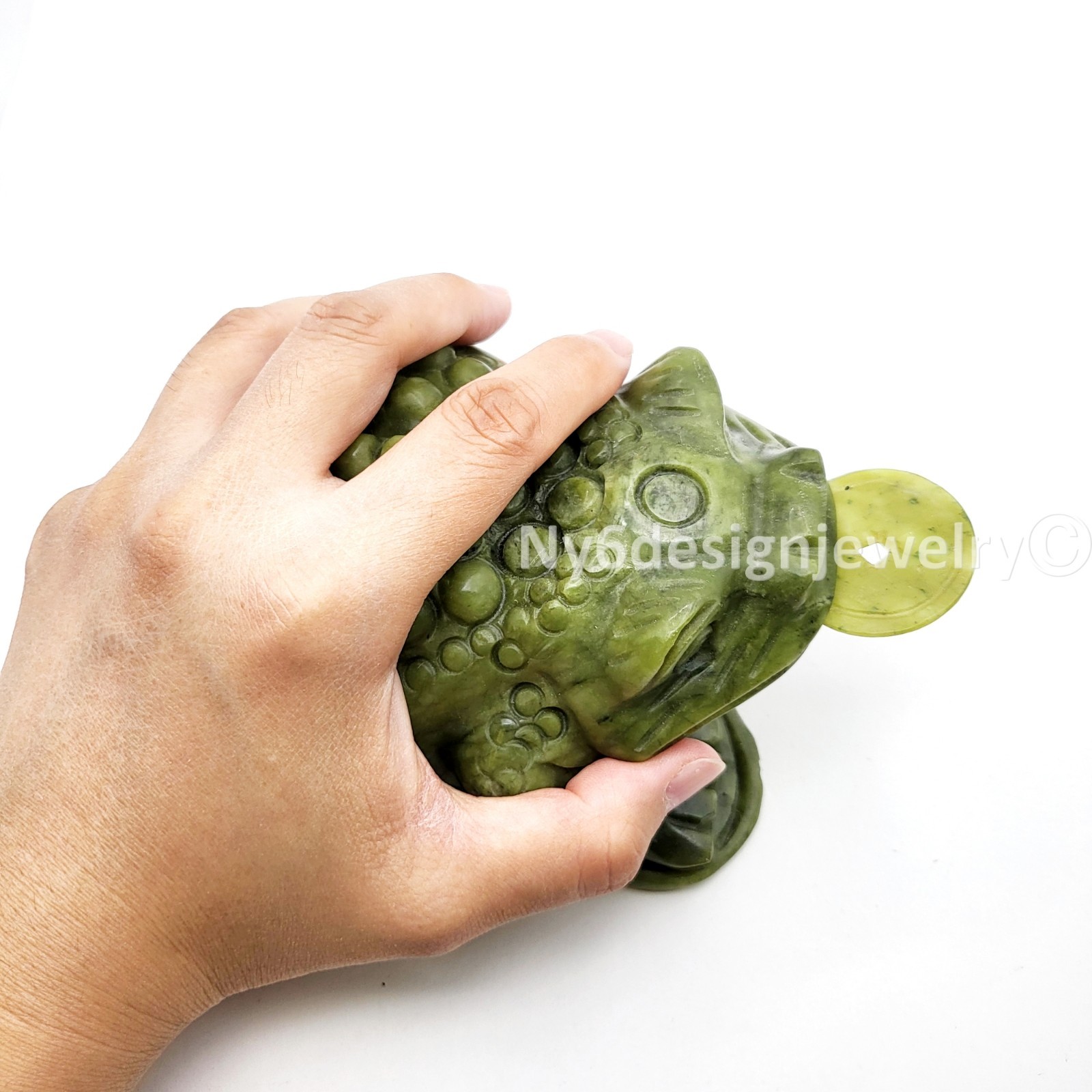 Feng Shui Money Frog Jade Statue – Three Legged Toad of Wealth, Lucky Money Frog