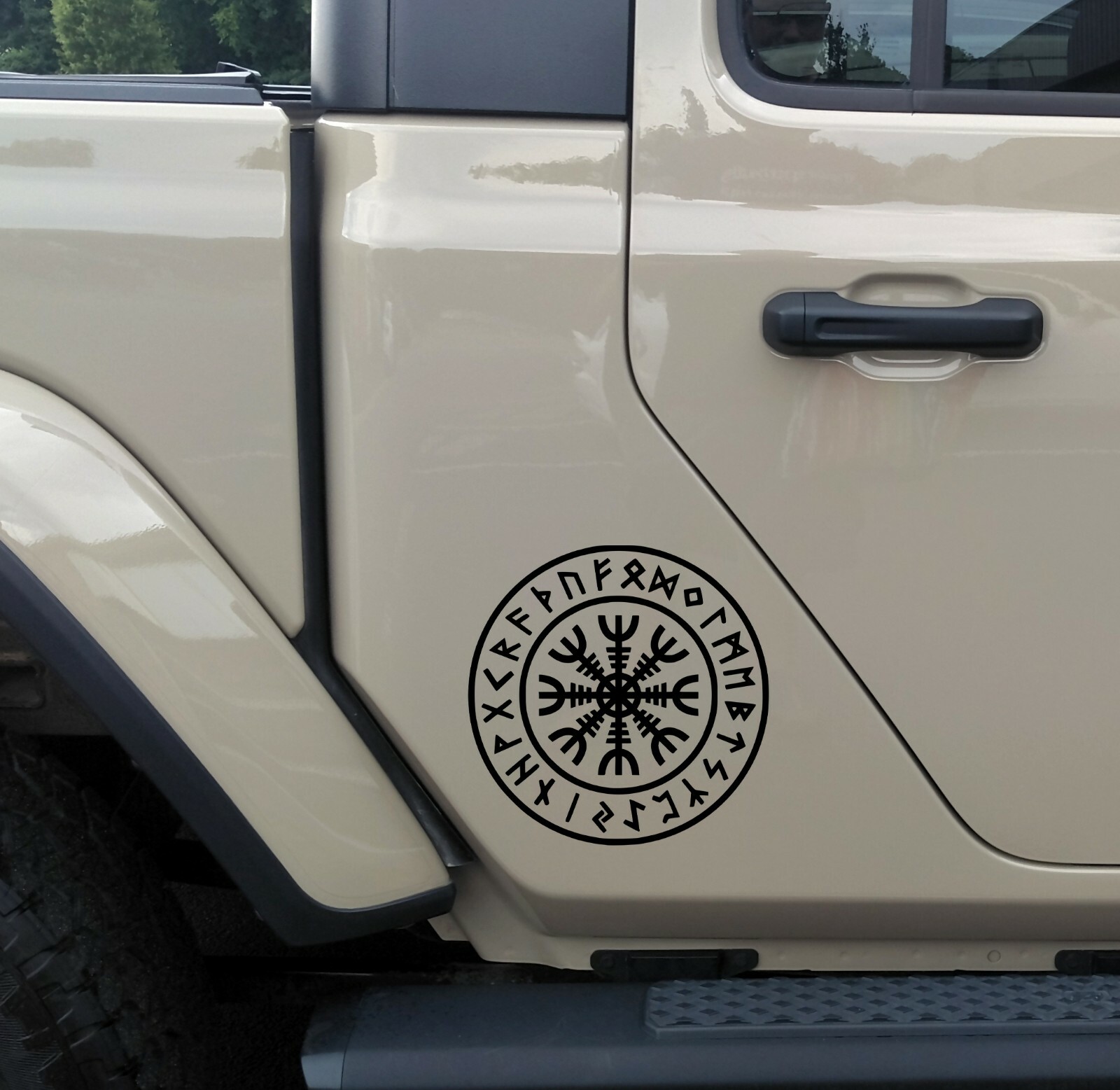 Helm of Awe Terror V5 in Runic Circle Vinyl Celtic | Nordic Viking Runes Sticker