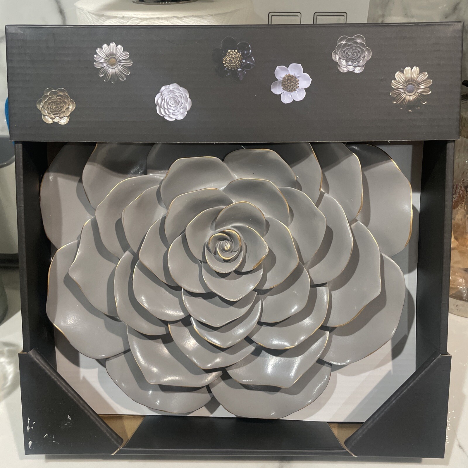 Wall 3rd Flower Decoration For any Room. Very Pretty. Brand New!