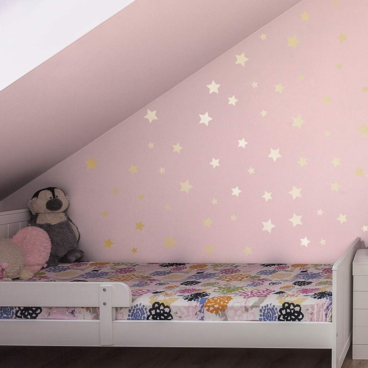 Paper Riot Co. Peel-and-Stick Assorted Metallic Matte Gold Stars Vinyl Wall D…