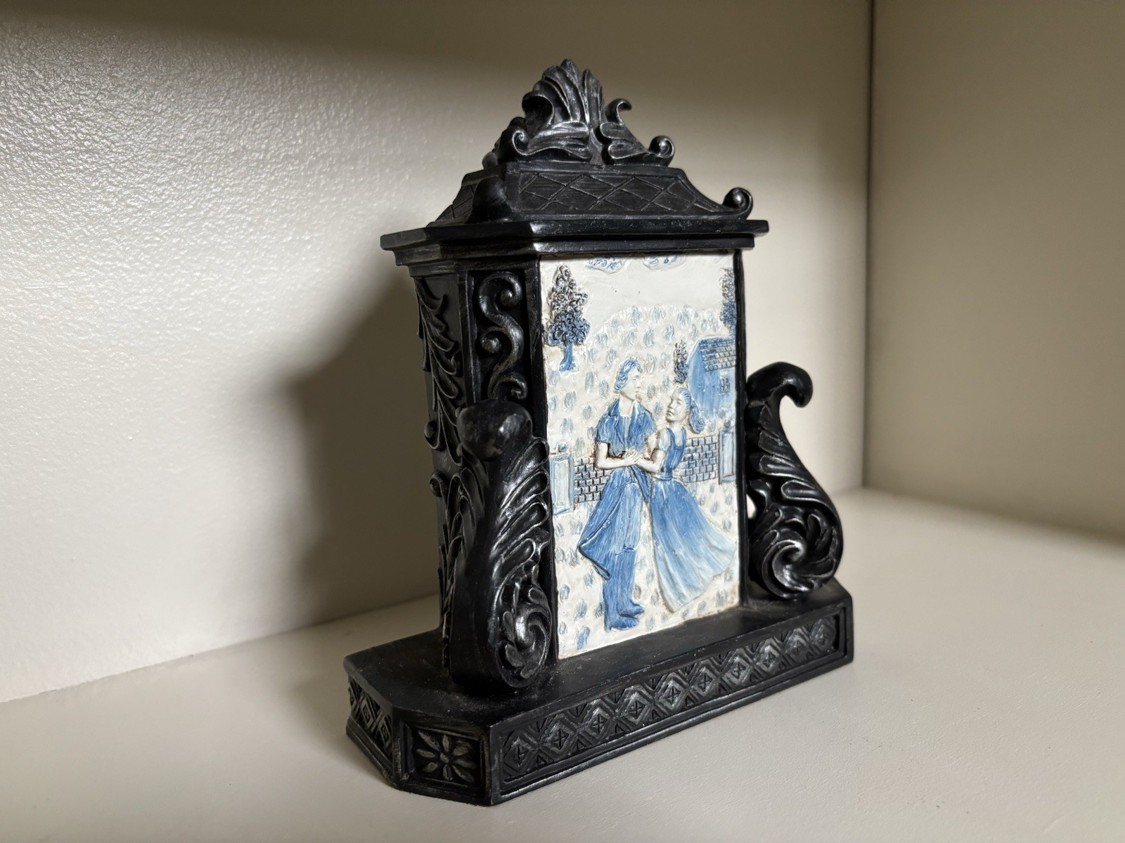 House Decoration|Black Stone Border With Mini Mural|Perfect For Your House
