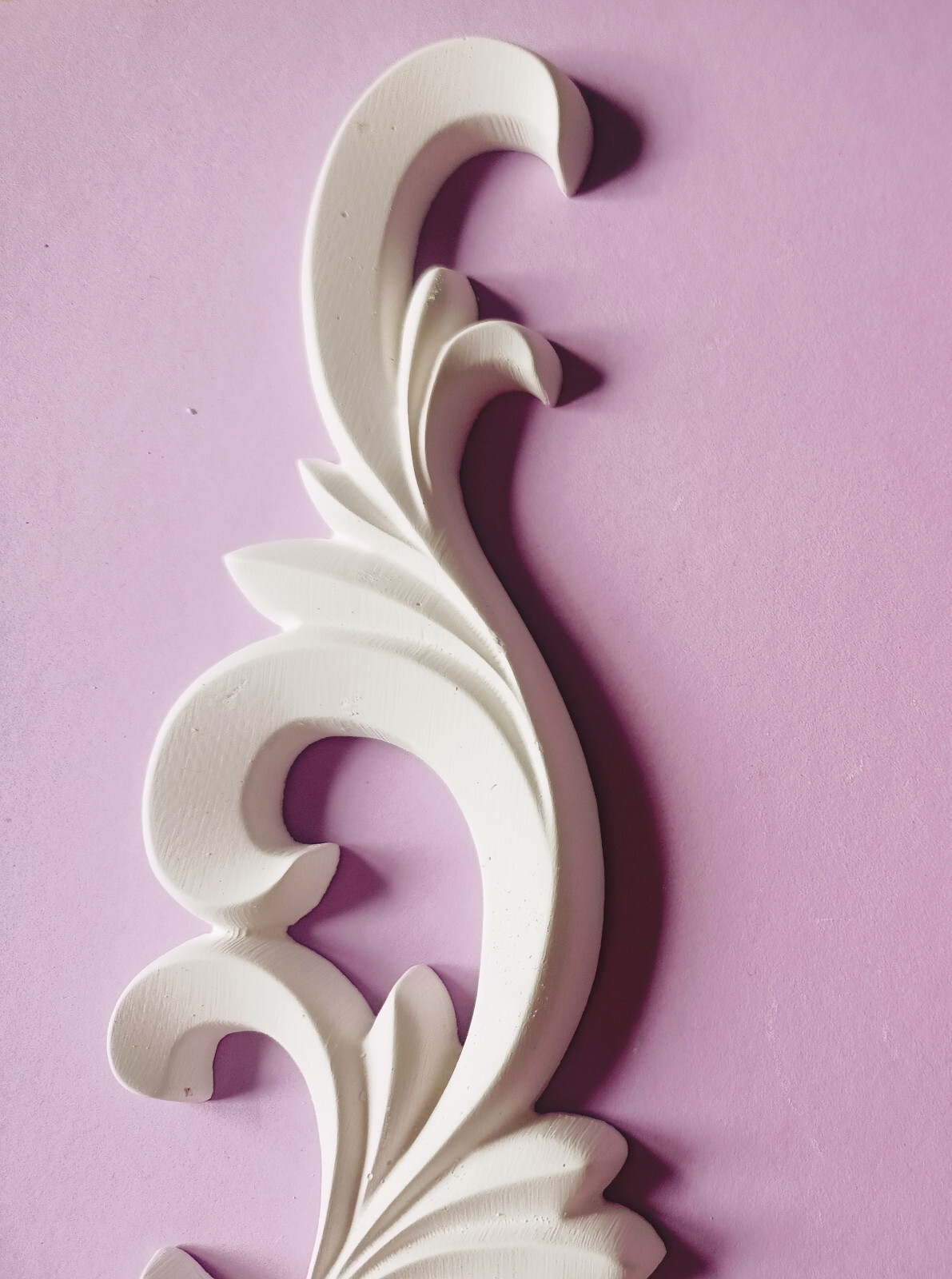 Gypsum Decorative Ornament 'Pride' In White Gold Silver Etc. Relief Decoration